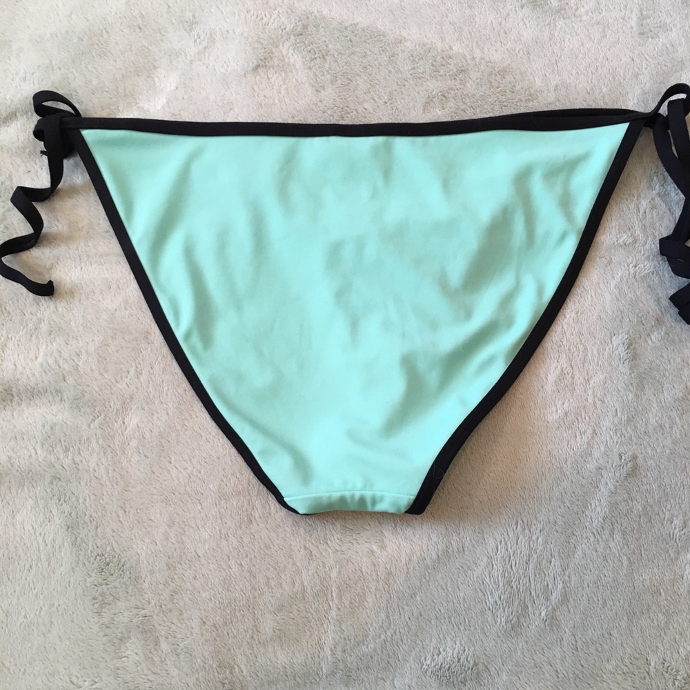 🌊Atmosphere bikini bottom.🌊 - Picture 2 of 5